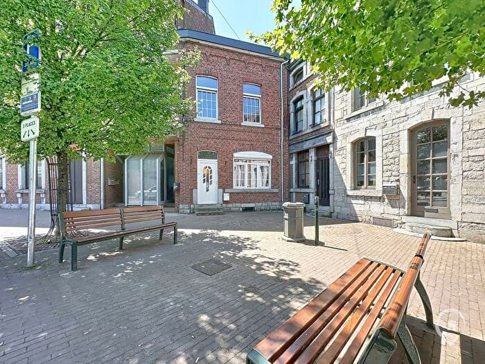 Rue Porte Basse, MarcheenFamenne : Maison 5 pièces à vendre