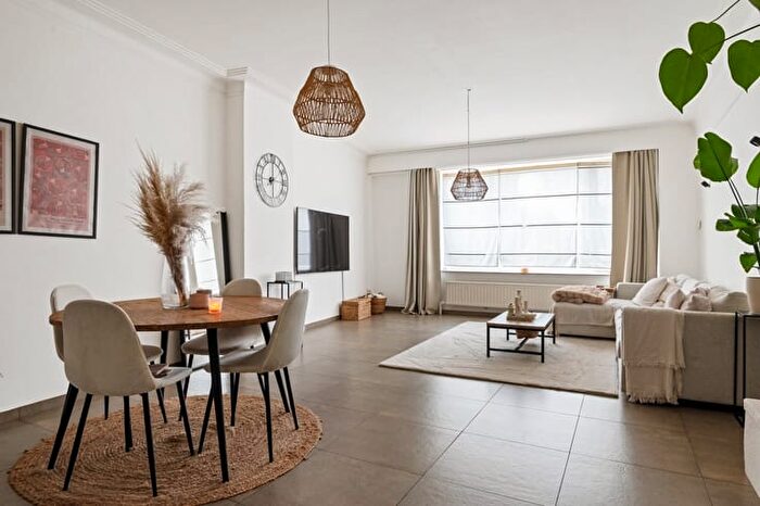 Grotesteenweg, BERCHEM : Appartement 2 pièces à vendre