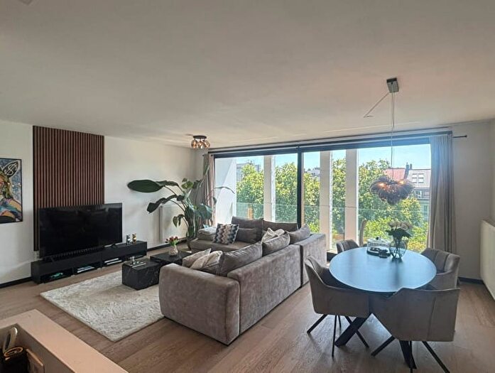 Appartement 8 pièces à Frankrijklei, Antwerpen, à louer