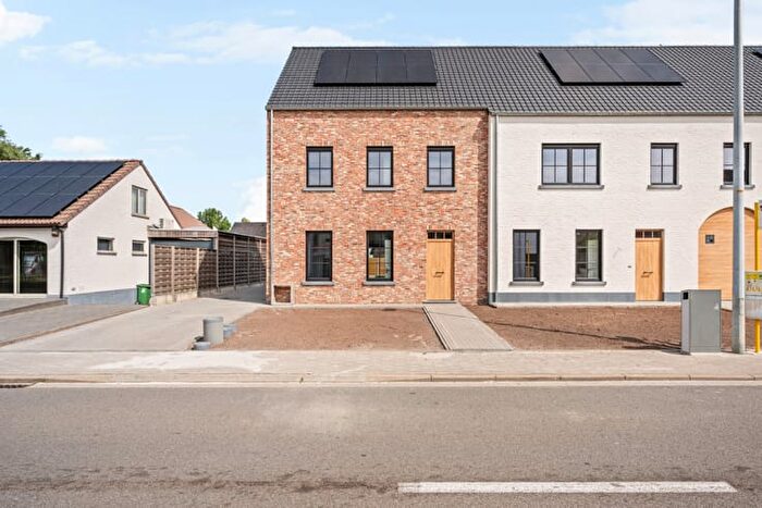 Maison 4 pièces à vendre à Koning Albertstraat, Weelde