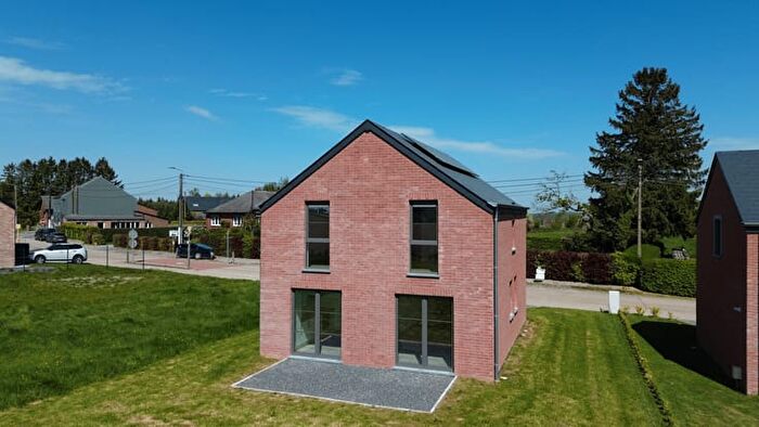 Maison 3 pièces à vendre à Rue Du Village, Houyet
