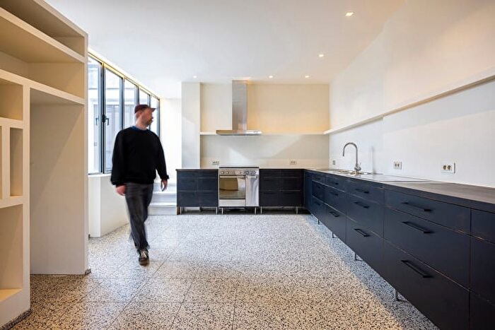Schomstraat, BERCHEM : Appartement 2 pièces à louer