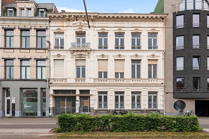 Grotesteenweg, BERCHEM : Maison 10 pièces à vendre