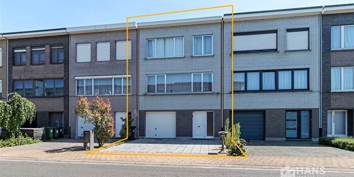Maison 3 pièces à vendre à Olmenlaan, Hoevenen