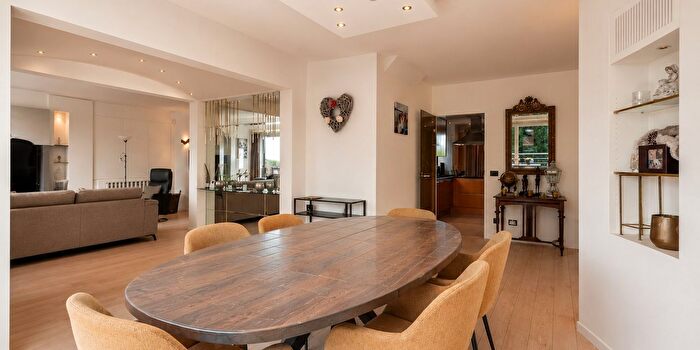 SintTillostraat, Izegem : Appartement 3 pièces à vendre