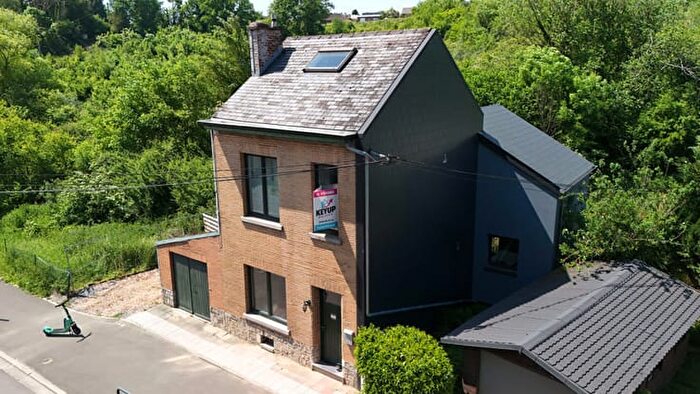 Maison 3 pièces à vendre à Rue Frères Biéva, Namur