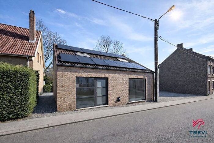 Maison 5 pièces à Rue Alfred Defuisseaux, LODELINSART, à vendre