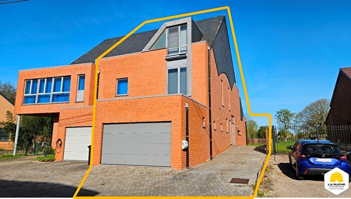 Maison 16 pièces à vendre à Rue Lavalle, HamsurHeureNalinnes