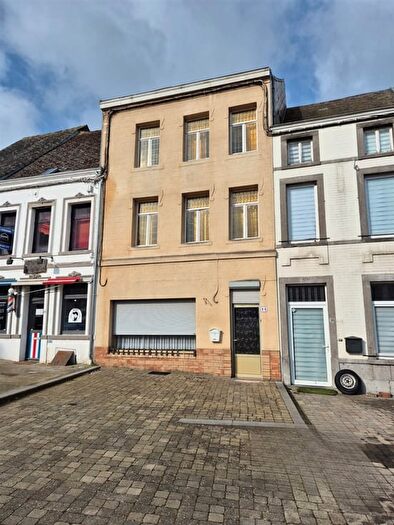 Grand Place, WALCOURT : Maison 5 pièces à vendre