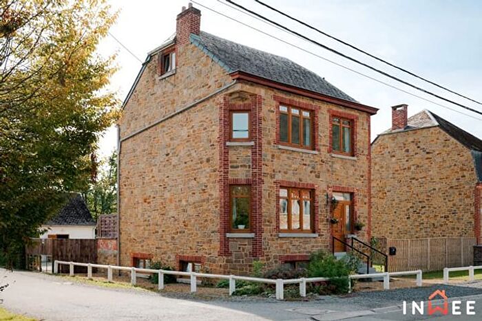 Maison 2 pièces à vendre à Rue du Pont, Yvoir Godinne