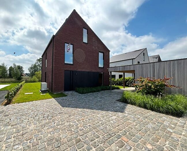 Maison 13 pièces à louer à Monica Vancloosterstraat, Roeselare