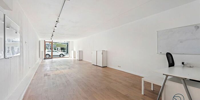 Maison à Doorniksestraat, Kortrijk, à vendre