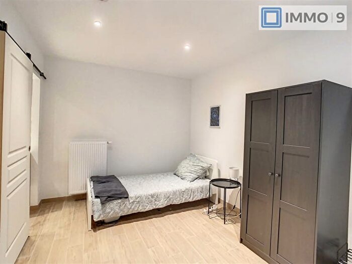 Maison 4 pièces à louer - Rue de Montigny, Charleroi