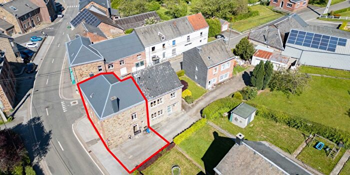 Maison 4 pièces à Rue de Lahaut, Nassogne, à vendre