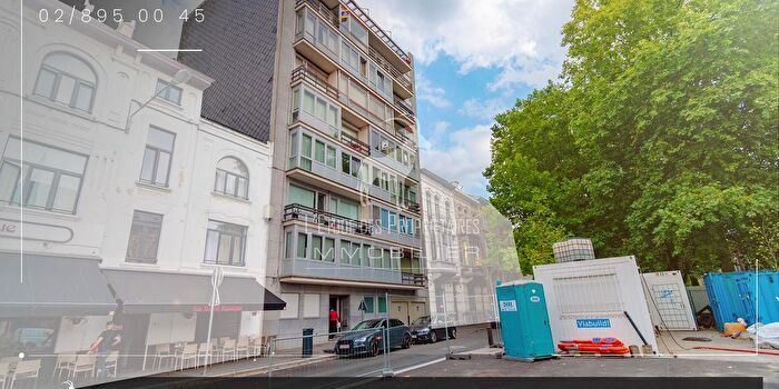 Charleroi, Henegouwen - Appartement 2 pièces à vendre