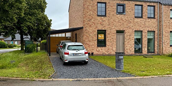 Maison 4 pièces à Venderstraat A, Molenbeersel, à louer
