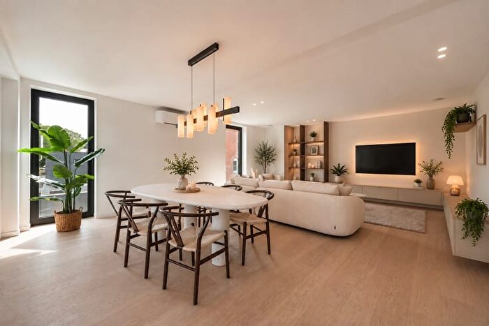 Appartement 5 pièces à vendre à Wijnegemsteenweg, 's Gravenwezel
