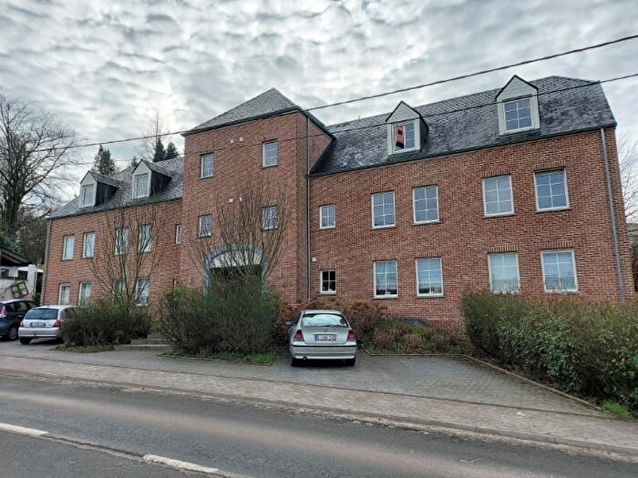 chauyssée de Huy, ChaumontGistoux : Appartement 3 pièces à louer