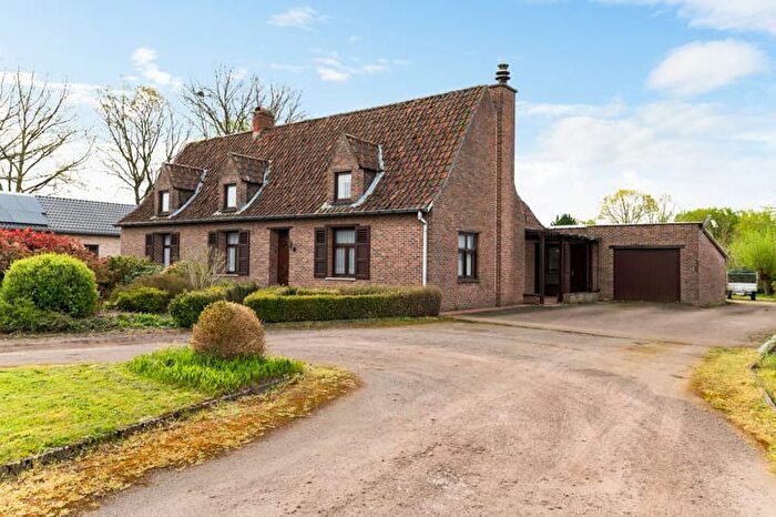 Maison 4 pièces à Keizerstraat, SinaaiWaas, à vendre