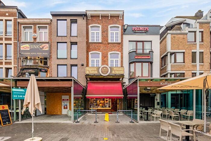 Maison 16 pièces à vendre à Grote Markt, SintTruiden