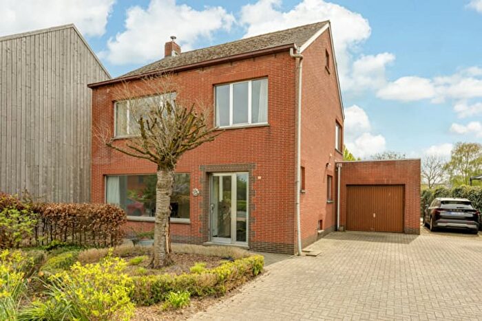 Loenhoutseweg, Hoogstraten : Maison 3 pièces à vendre