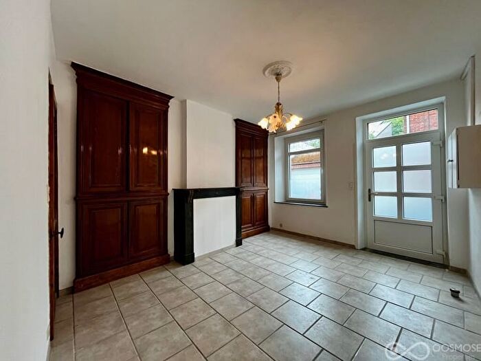 Maison 6 pièces à rue SainteBarbe, Couvin, à louer