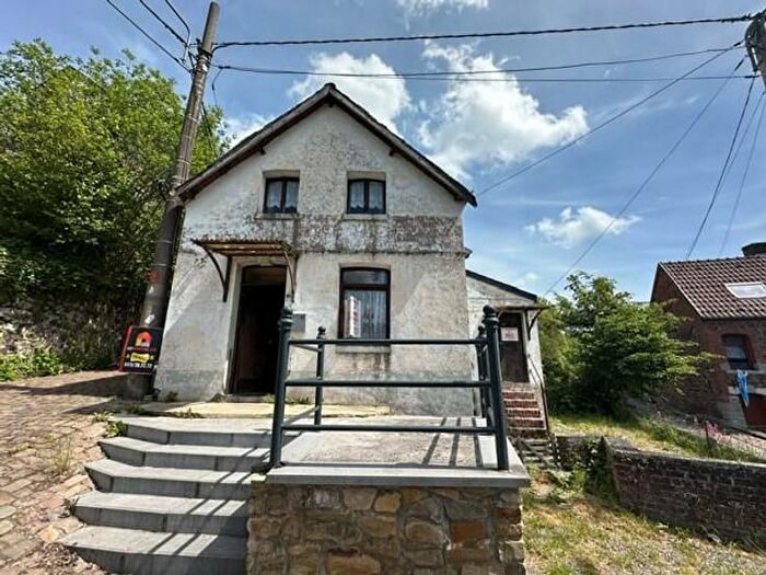 Maison 2 pièces à Rue de la Piraille, Thuin, à vendre