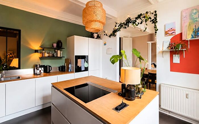 Rue Pont D'avroy, Liège : Appartement 6 pièces à vendre