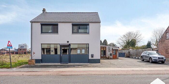 Maison 5 pièces à Koning Leopoldlaan, Lommel, à vendre