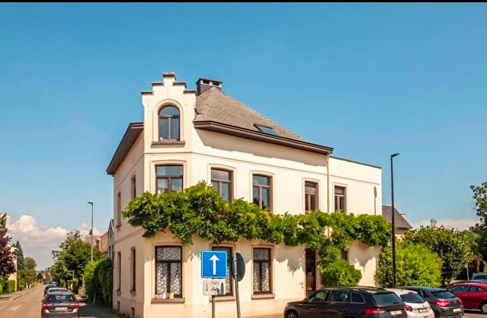 Maison 8 pièces à Avenue Oscar de Burbure, WezembeekOppem, à louer