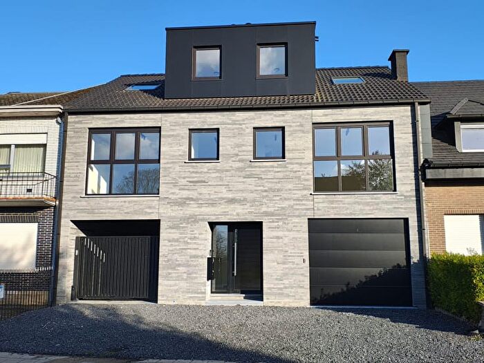 Appartement 7 pièces à Gasthuisstraat, Pamel, à louer