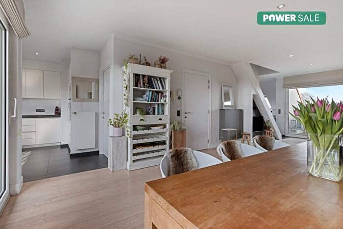 Stationsstraat, A : Appartement 3 pièces à vendre