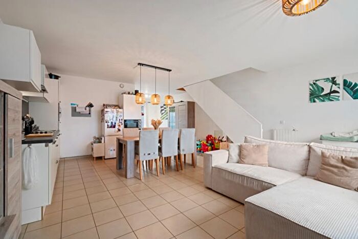 Appartement 3 pièces à Rue Fontaine St Jean, HermalleSousHuy, à vendre