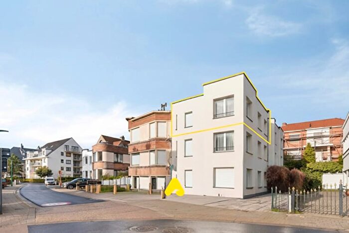Koninginnelaan, De Panne : Appartement 7 pièces à louer