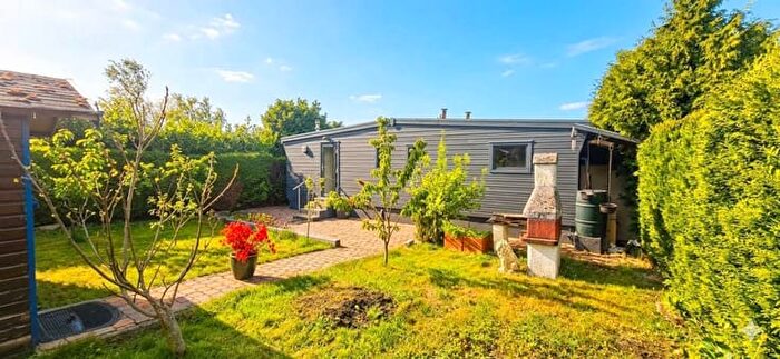 Maison 2 pièces à Parc Résidentiel Le Bosquet, Froidchapelle, à vendre