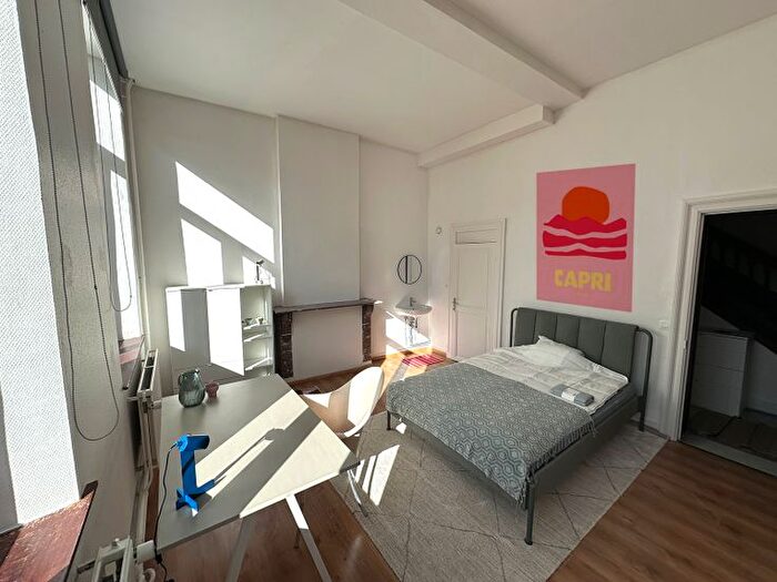Maison 11 pièces à louer à Rue Fumal, Namur