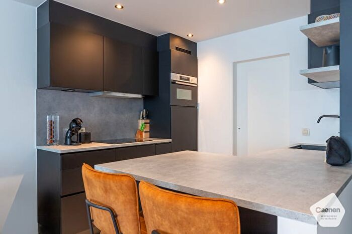 Appartement 8 pièces à Marechalstraat, Oostkamp, à vendre