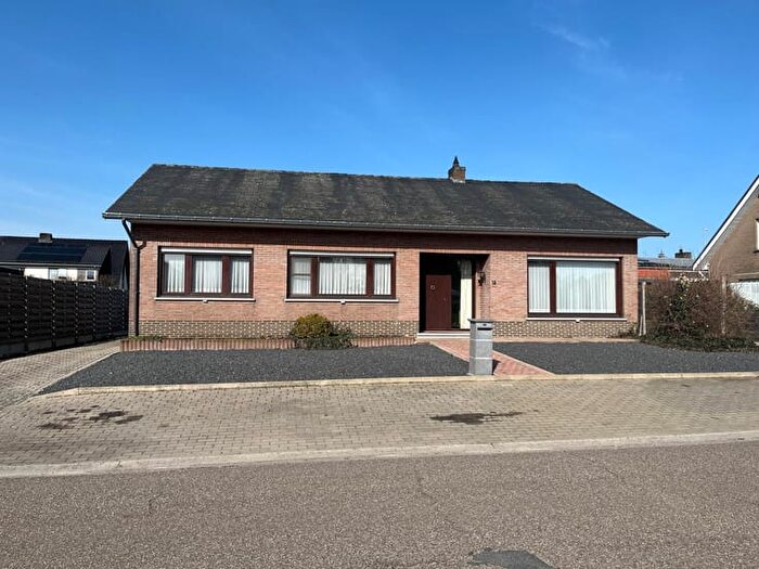 Maison 12 pièces à vendre à Pater Paulstraat, Mol