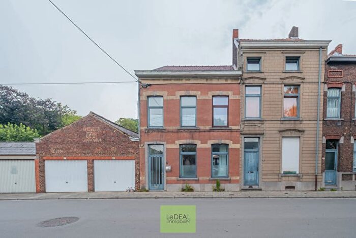 Rue de Namur, Charleroi Gosselies : Maison 3 pièces à vendre