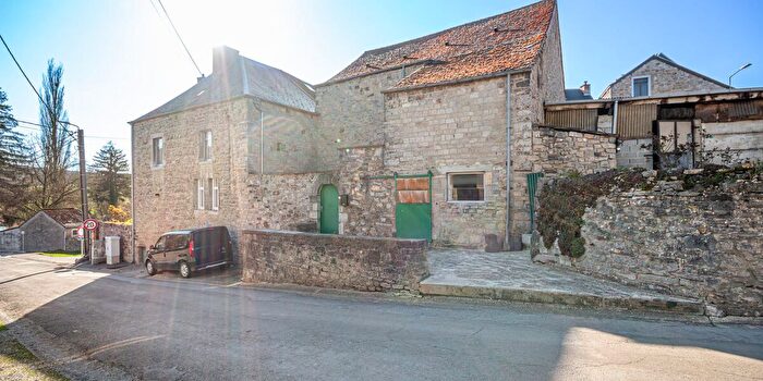 Treignes, Namen : Maison 2 pièces à vendre