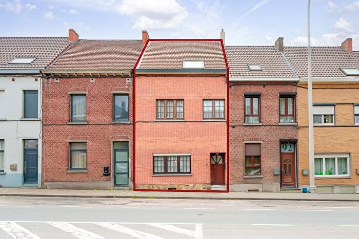 Chaussée De Mons, BraineleComte - Maison 4 pièces à vendre