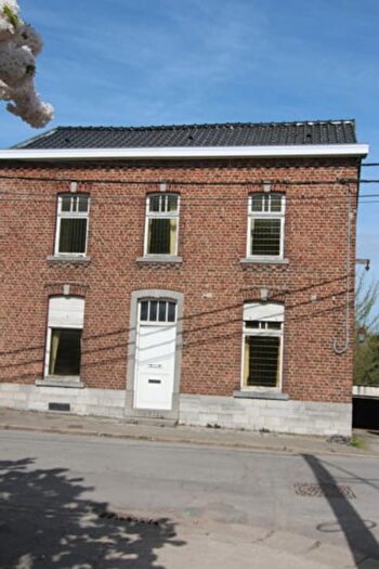Maison 3 pièces à pour visites et renseignements Rue Longue, Châtelet Bouffioulx, à vendre